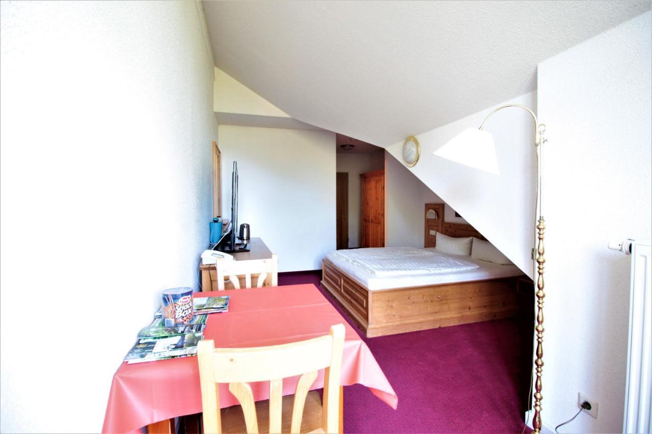 Lindberg Ruhiges Doppelzimmer Im Hotel Ahornhof מראה חיצוני תמונה